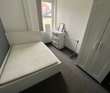 Room in a Shared House, Duchy Street, M6 - Photo 6