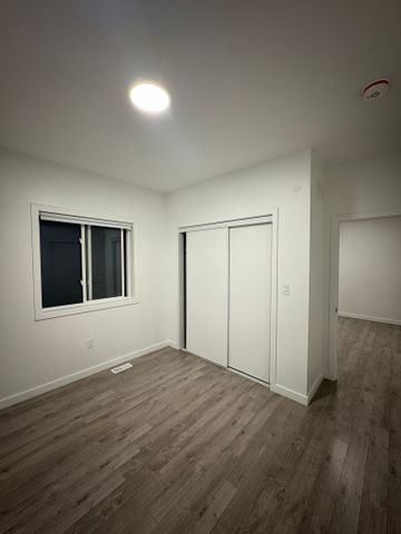 For Lease - 200 W Main Street Unit# 100, Welland, Ontario - Photo 2