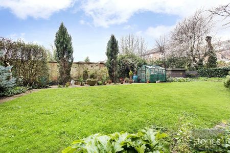 Studio to rent - Photo 5