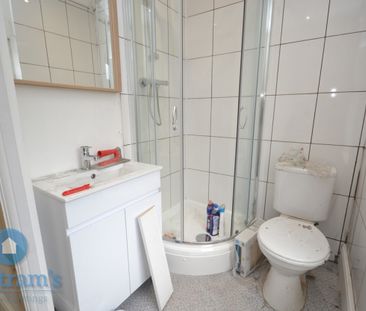 4 bed Mid Terraced House for Rent - Photo 5