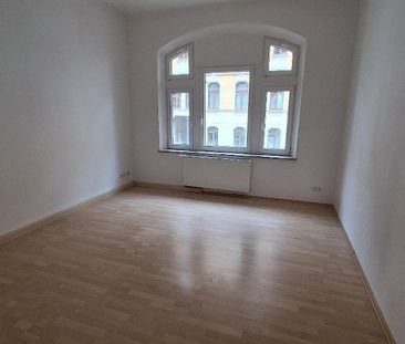 helle 2,5 Zimmer Wohnung mit Einbauküche und Balkon - hier wartet i... - Foto 2