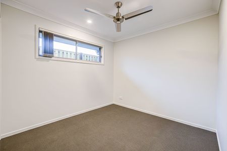 13 Merino Street, Park Ridge QLD 4125 - House For Rent | Domain - Photo 3