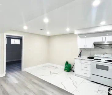 2-179 Sutherland Ave, Bradford West Gwillimbury, Ontario L3Z 4H6 | ... - Photo 1