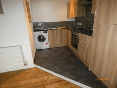 3 bed flat to rent in Fifth Avenue, Heaton, NE6 - Photo 5