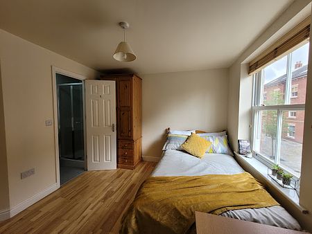Room 4 Available, En Suite, 11 Bedroom House, Willowbank Mews- Student Accommodation Coventry - Photo 3