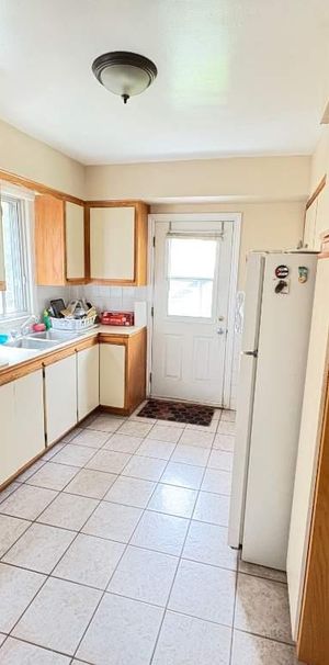 NDG Grand 5 1/2 ,bas duplex tranquille, 3 ch fermées - Photo 1