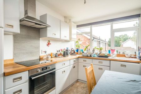 2 bedroom maisonette to rent - Photo 4