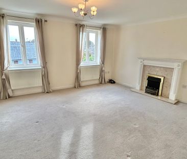 3 bedroom Superb Three Bedroom House to rent - Photo 1