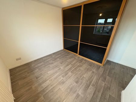 BramptonClose, ILKESTON - Photo 5