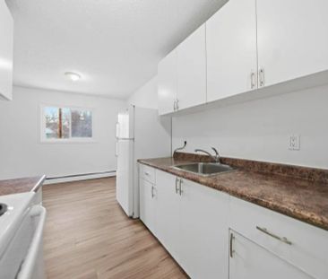 - 2 Bedroom at Westbrook Apartments - Photo 6