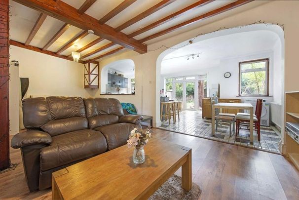 4 bedroom terraced house to rent - Photo 1