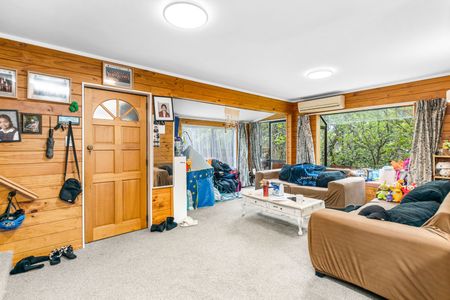 Situated in one of the most sought after areas here in Hamilton sits this immaculately presented three bedroom Lockwood home. - Photo 5