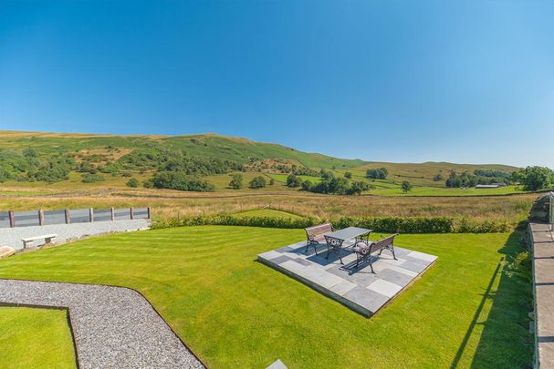 4 bedroom barn conversion to rent - Photo 1