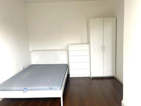 3 bedroom apartment to rent - Photo 3