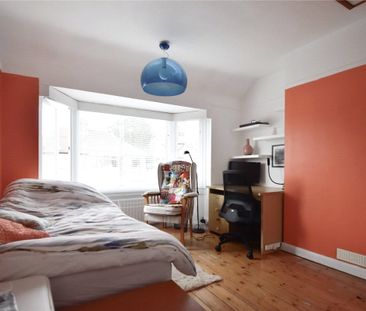 Well presented 3 bedroom semi-detached house situated just to the s... - Photo 2