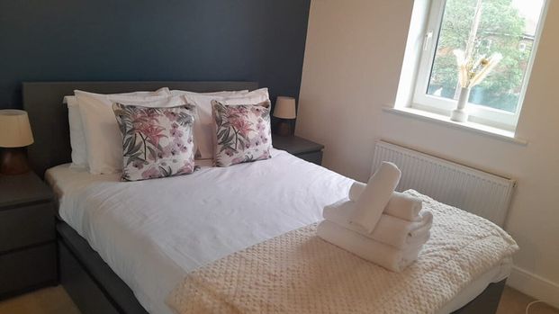 Royal Windsor Way - Photo 1