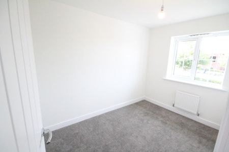 3 bedroom semi-detached house to rent - Photo 4