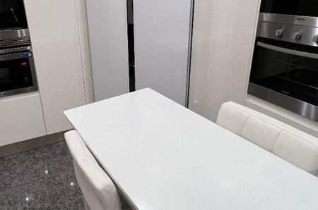 4 bedroom luxury Apartment for rent in Puerto Banus, Spain - Photo 3