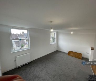 3 bedroom maisonette to rent - Photo 3