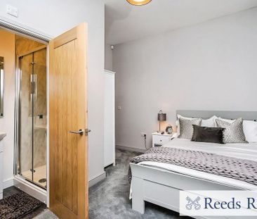 4 bedroom end of terrace house to rent - Photo 4