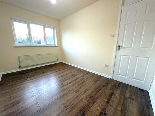 Ansley Common, Nuneaton - Photo 1