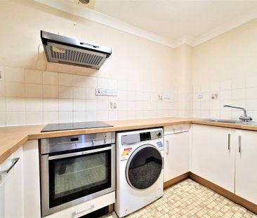 Romana Court, Sidney Road, Staines-upon-Thames, Surrey, TW18 4QJ - Photo 4