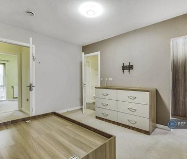 4 bedroom terraced house to rent - Photo 5