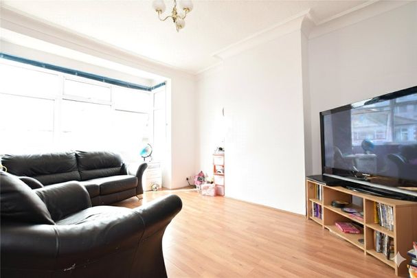 Tenby Close, Romford, RM6 - Photo 1