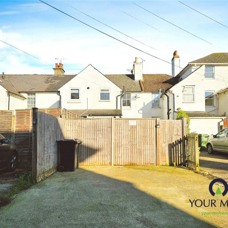 2 bedroom terraced house to rent - Photo 1