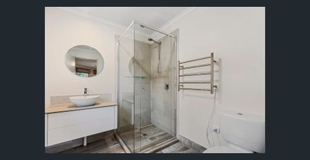 Beautiful Lakeside Family Home - Photo 3