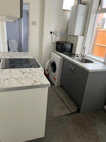 Studio Flat, Handsworth, B21 - Photo 5