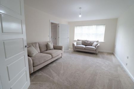 4 bedroom detached house to rent - Photo 2