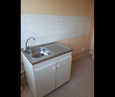 Location Appartement 4 pièces 68 m² Saint-Étienne-du-Rouvray - Photo 6