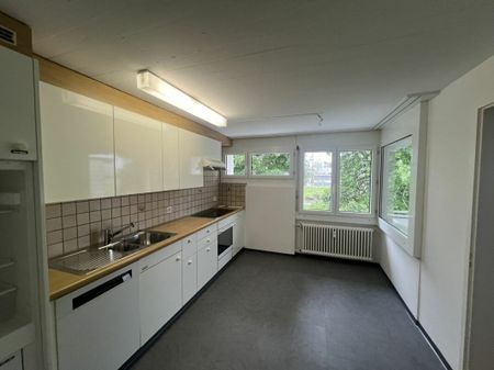 4.5 room apartment on the 2nd floor - Photo 3