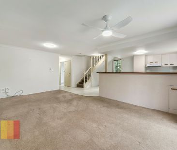 FULLY AIR CONDITIONED 2 BEDROOM TOWNHOUSE IN EVERTON PARK - Photo 1