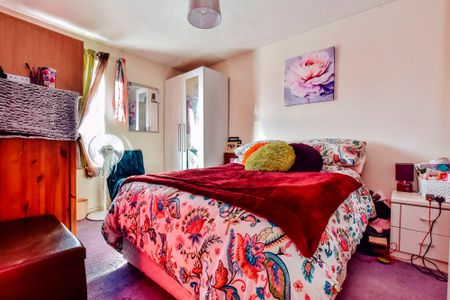 3 bed terraced house to rent in Winyates, Peterborough, PE2 - Photo 3