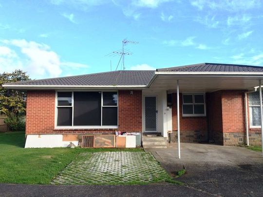 Sunny Brick and Tile 2 bedroom - Photo 1