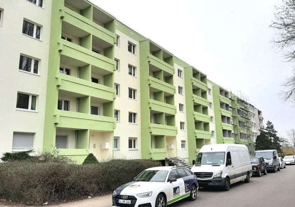 Erstbezug nach Sanierung 4-Zimmer-Wohnung mit Balkon und Lift - Photo 1