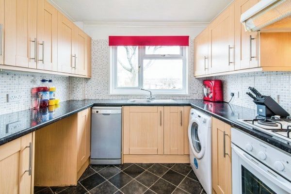 Brighton Hill, RG22 - Photo 1