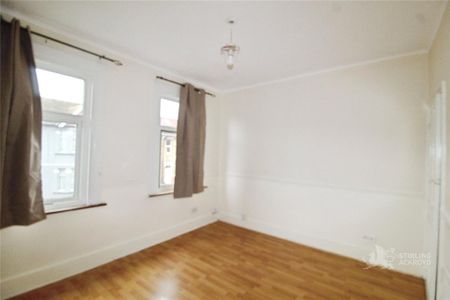 2 bedroom end of terrace house to rent - Photo 5