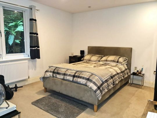 Surrey Road, Westbourne - Photo 1