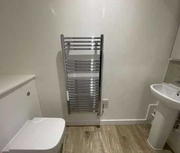 London Road, Staines-upon-thames, TW18 - Photo 4