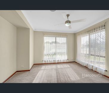 1 Oaklands Avenue, Halls Head, WA 6210 - Photo 2