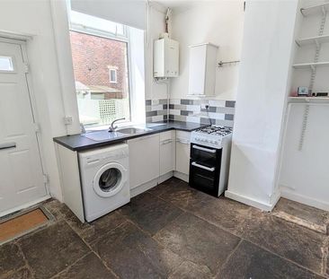 2 bedroom terraced house to rent - Photo 4