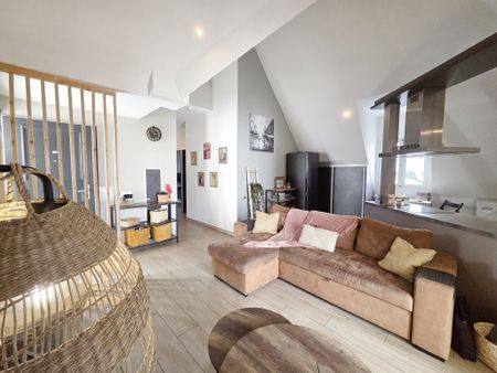 Location Appartement 4 pièces 81m² ST DENIS 97400 - Photo 3