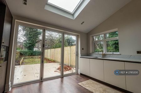 2 bedroom flat to rent - Photo 5