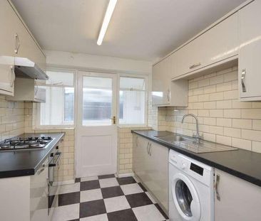 Fairway Avenue, Folkestone, CT19 - Photo 2