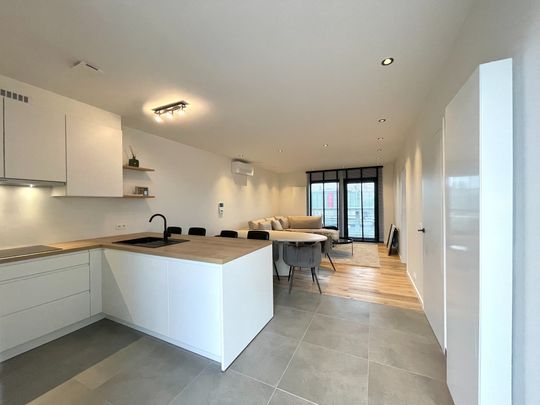 PENTHOUSE | ZONNETERRAS | 1 SLPK | SINT-PIETERSSTATION | - Photo 1