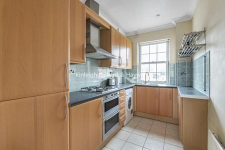 2 bedroom flat to rent - Photo 5