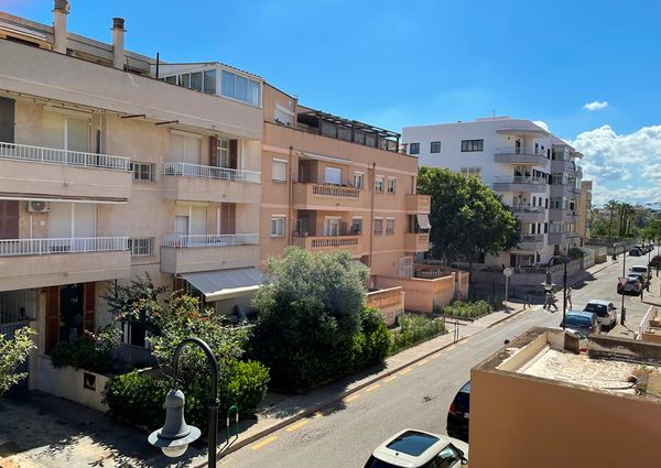 Apartamento primera planta sin amueblar, 3 dormitorios, parking, al lado del mar, El Molinar.